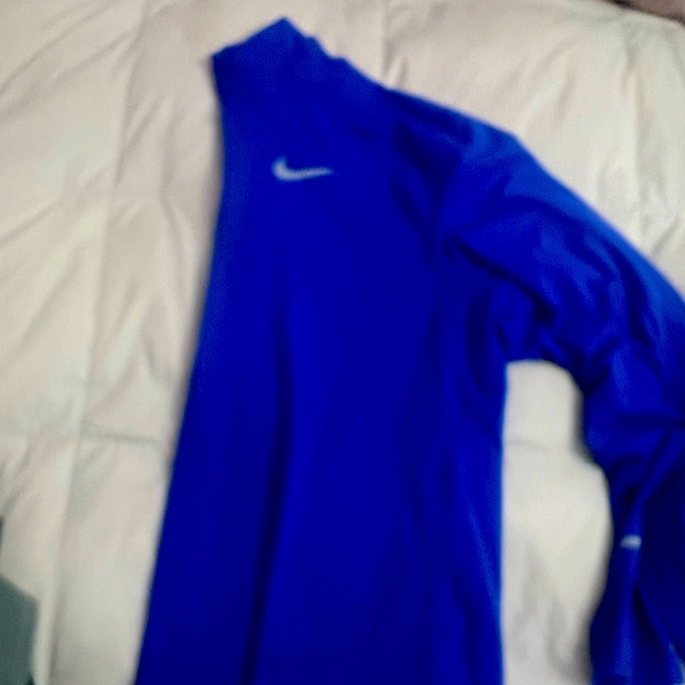 Nike XL Element Dry Fit. Grey condition.